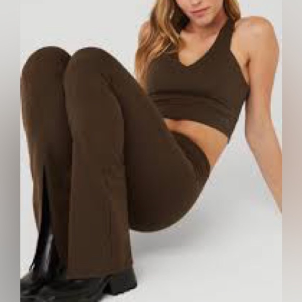 Alo 🤎🤎 airbrush 7/8 flutter leggings in sold out color Espresso - Size XXS